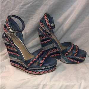 Gianni Bini. Wedge platforms.
